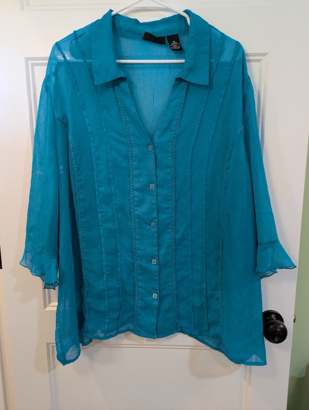 🔴 3/$15 Turquoise Sheer Button-Down Blouse